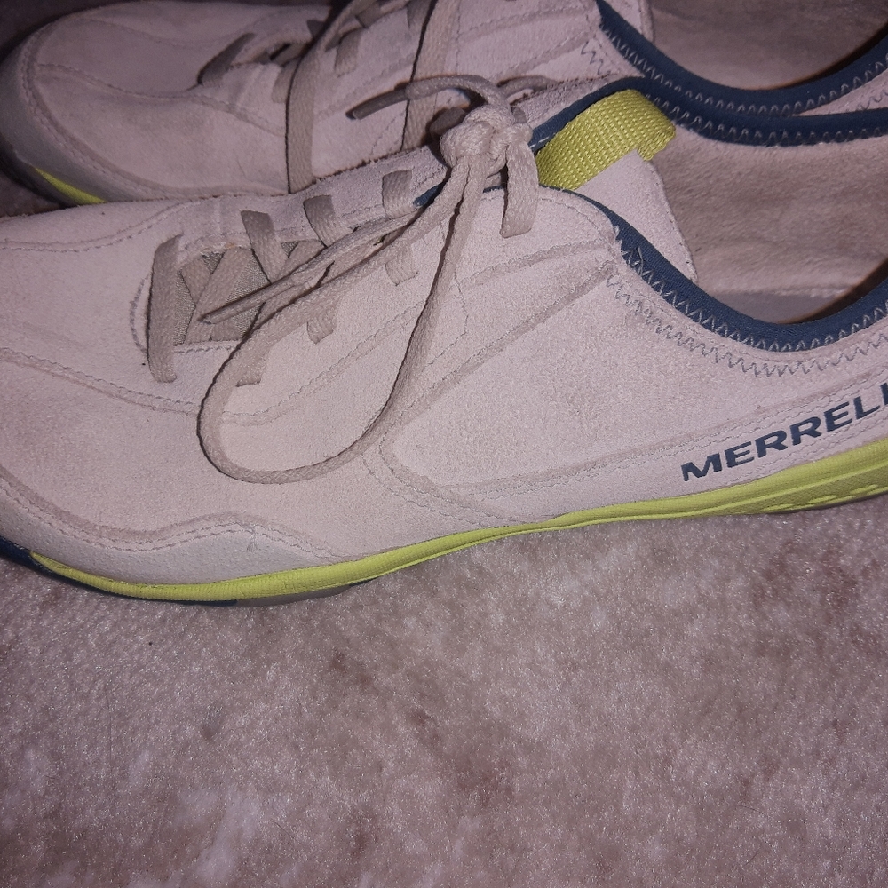 Shoes - Picture 3 of 3